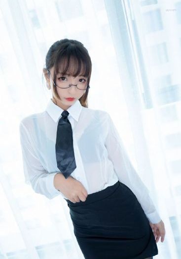 法国性迷宫在线观看_JVID性感写真