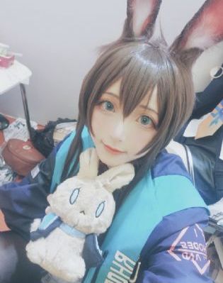 男人和女人差差差视频_十万网红美女美酱